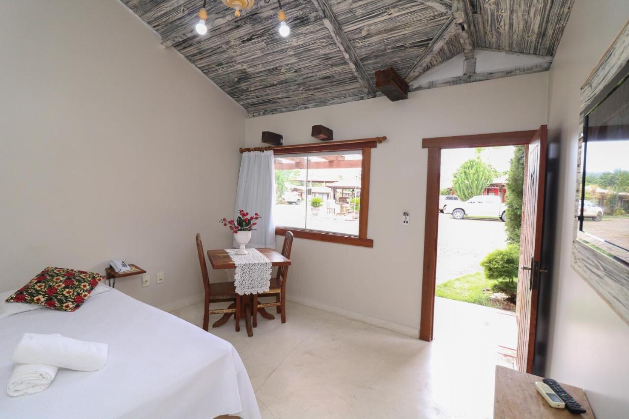 Inn Bixu De Pe Resplendor